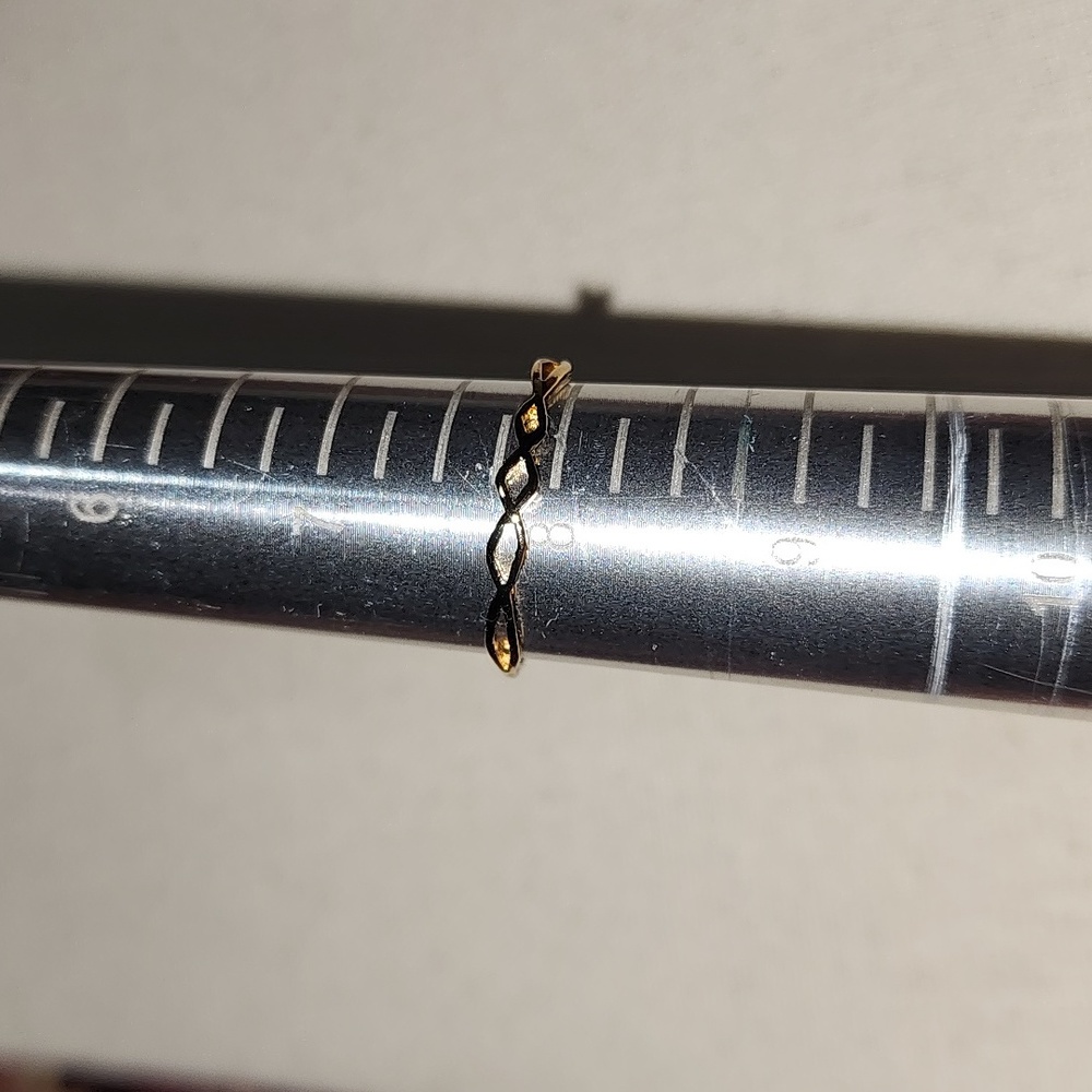 Infinity style ring - Picture 3 of 5